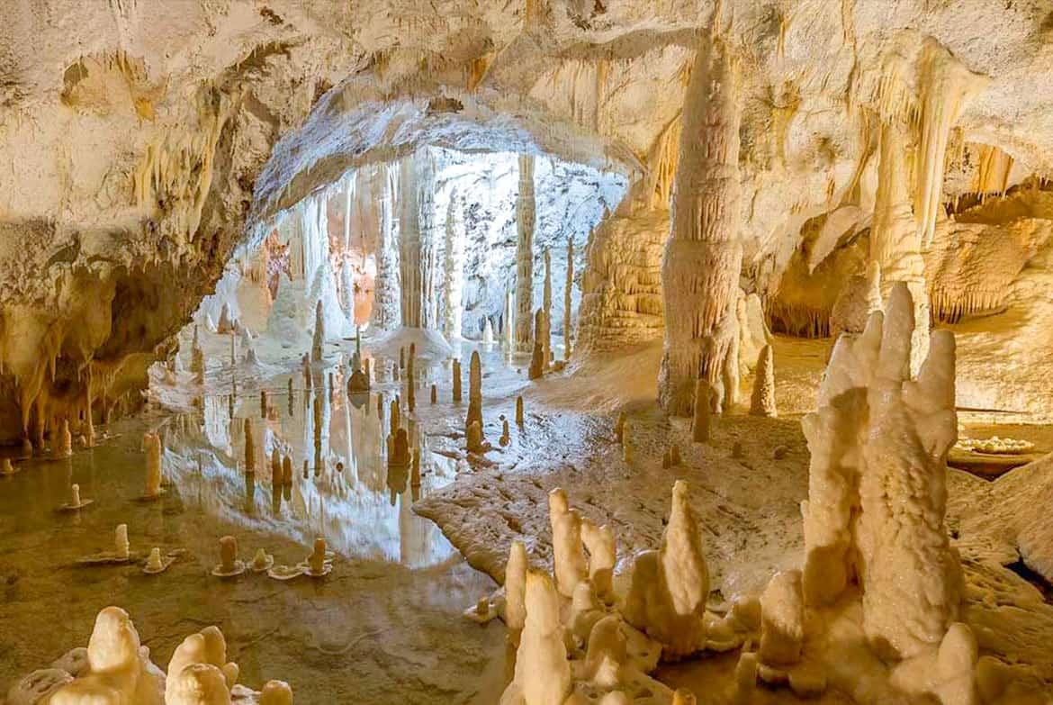 Grotte di Frasassi - la bellezza di un mondo sotterraneo